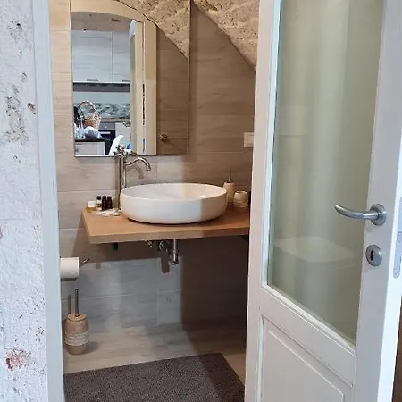 Dimora Patrizia بيت للعطل